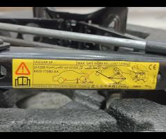 KIT EMERGENZA ATTREZZI SOLLEVATORE RUOTA JAGUAR XF - 24