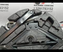 KIT EMERGENZA ATTREZZI SOLLEVATORE RUOTA OPEL INSI