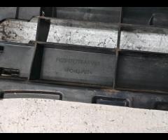 SUPPORTO STAFFA PARAURTI ANTERIORE LR DISCOVERY SP - 22