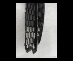 GRIGLIA PARAURTI FENDINEBBIA ANTERIORE DESTRA 2015 - 8