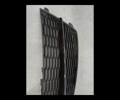 GRIGLIA PARAURTI FENDINEBBIA ANTERIORE DESTRA 2015 - 9