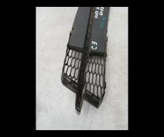 GRIGLIA PARAURTI FENDINEBBIA ANTERIORE DESTRA 2015 - 14