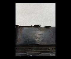 GRIGLIA PARAURTI FENDINEBBIA ANTERIORE DESTRA 2015 - 15