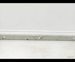 BARRA PIANALE BAGAGLIAIO CENTRALE NISSAN NAVARA IV