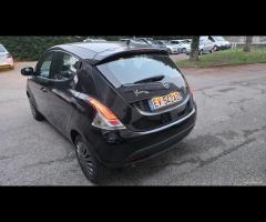 Lancia Ypsilon 1.2 69 CV 5 porte S&S Platinum - 10