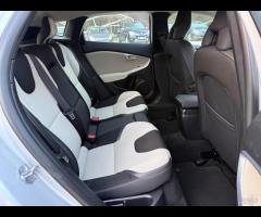 Volvo V40 Cross Country D2 GARANZIA R-DESIGN SPORT - 24