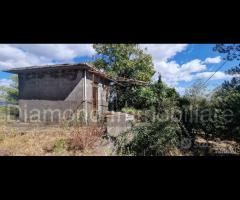 Casetta di campagna con terreno a Linguaglossa