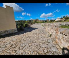 MARTINA FRANCA- Trulli con lamia e deposito - 21