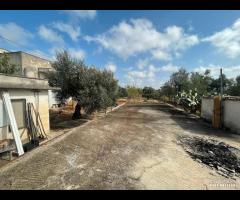 Villa con garage e trulletto - 8