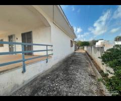 Villa con garage e trulletto - 11