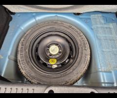 Ford Fiesta 1.6 TDCi 90CV DPF Titanium neopatentat - 19