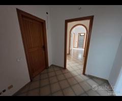 Castelvetrano appartamento con girdino + garage - 10