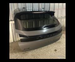 Portellone cofano posteriore peugeot 208 2020/26
