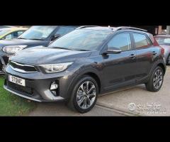 Porta sportello anteriore posteriore kia stonic