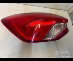 Fanalino portellone ford focus berlina 2019 2024 - 11