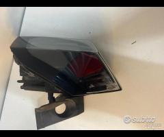 Fanalino posteriore destro sinistro peugeot 2008 - 6