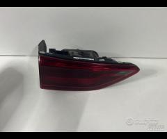 Fanale posteriore portellone volkswagen golf 8
