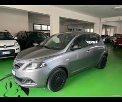 Lancia Ypsilon 1.2 69 CV 5 porte GPL Silver