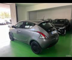 Lancia Ypsilon 1.2 69 CV 5 porte GPL Silver - 8
