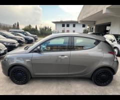 Lancia Ypsilon 1.2 69 CV 5 porte GPL Silver - 10