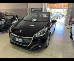 Peugeot 208 PureTech GPL 82 cv Allure NAVIGATORE-R