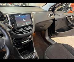 Peugeot 208 PureTech GPL 82 cv Allure NAVIGATORE-R - 18