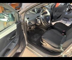 Lancia NEW Ypsilon 1.2 69 CV 5 porte Gold - 9