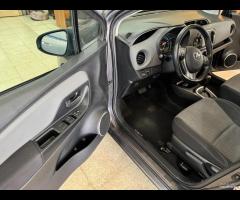 Toyota Yaris 1.5 Hybrid AUTOMATICA Business OK NEO - 9