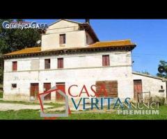 Casale tipico marchigiano zona filetto/senigallia