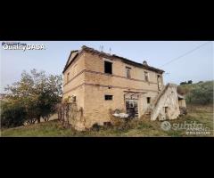 RUSTICO da RISTRUTTURARE a Camerata Picena - 1
