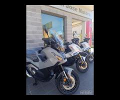 HONDA X-ADV750 NUOVA A TASSO ZERO
