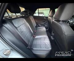 Volkswagen T-Roc 2.0 TDI 150 CV DSG R-Line - 22