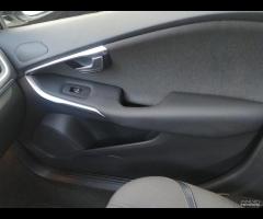 Volvo V40 D2 1.6 Momentum - 16