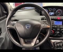 Lancia Ypsilon 1.0 FireFly 5 porte S&S Hybrid Ecoc - 19