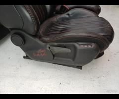 SET SEDILI IN PELLE RISCALDABILI NERO / ROSSO PEUG - 11