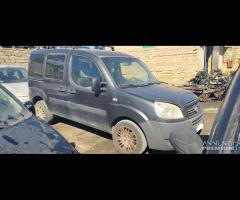 Ricambi Fiat Doblò 1.9 D del 2009 motore 186A9000