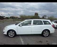 Opel Astra 1.4 16V Twinport Station Wagon Club - 9