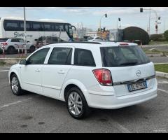 Opel Astra 1.4 16V Twinport Station Wagon Club - 11