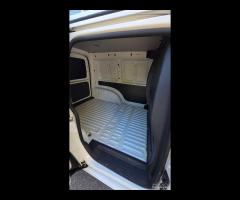 Volkswagen Caddy 2.0 TDI 102 CV Highline 2Posti - 24