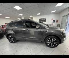 Ford Kuga 1.5 TDCI 120 CV S&S 2WD ST-Line - 4
