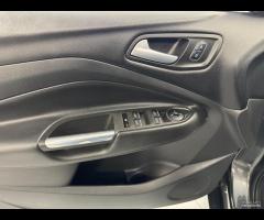 Ford Kuga 1.5 TDCI 120 CV S&S 2WD ST-Line - 12