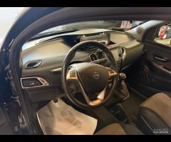 Lancia Ypsilon 1.0 FireFly 5 porte S&S Hybrid Ecoc - 9