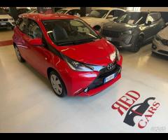 Toyota Aygo 1.0 VVT-i 69 CV 5 porte x-play TSS - 2