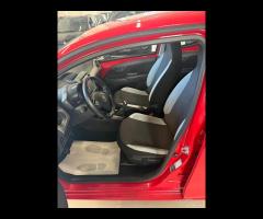 Toyota Aygo 1.0 VVT-i 69 CV 5 porte x-play TSS - 6