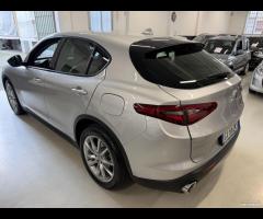 Alfa Romeo Stelvio 2.2 Turbodiesel 190 CV AT8 RWD