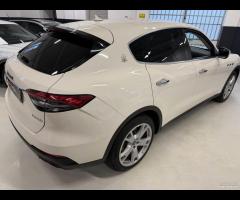 Maserati Levante V6 AWD - 6