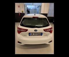 Toyota Yaris 1.5 Hybrid 5 porte Business - 4