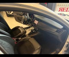 Alfa Romeo Giulietta 1750 Turbo TCT Quadrifoglio V - 17