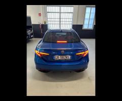 Alfa Romeo Giulia 2.2 Turbodiesel 210 CV AT8 AWD Q