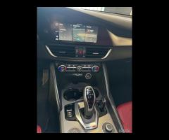 Alfa Romeo Giulia 2.2 Turbodiesel 210 CV AT8 AWD Q - 16